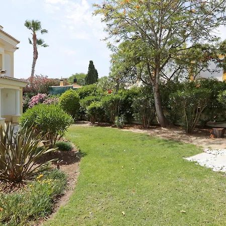 Beira Mar, Alto Golf Villa *
